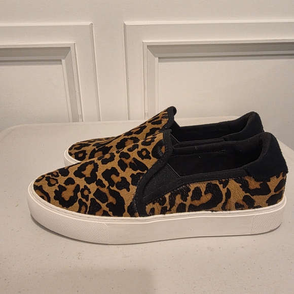 UGG Women's Cahlvan Leopard Print Sneaker Shoes - Picture 6 of 11